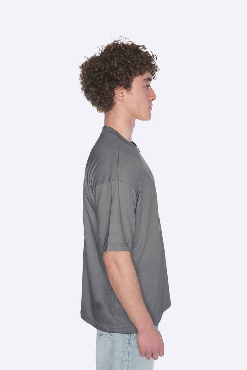 Playera oversized detalle brillos main image 1